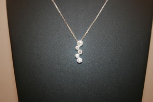 Tiffany & Co. BUBBLE 5P DIA pendant PT 