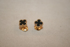 Van Cleef & Arpels sweet  Alhambra  earings ~~~